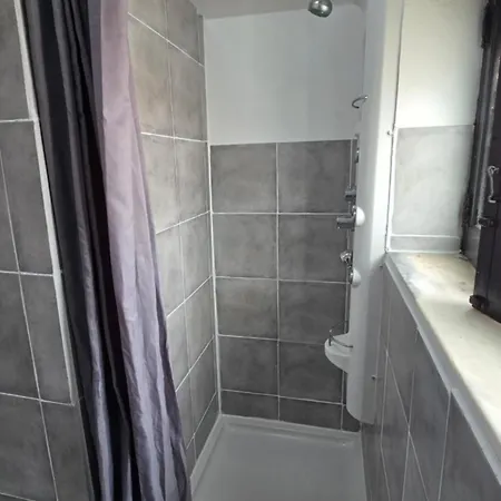 Apartamento Freedom Surf House Four Bedroom Upstairs Villa