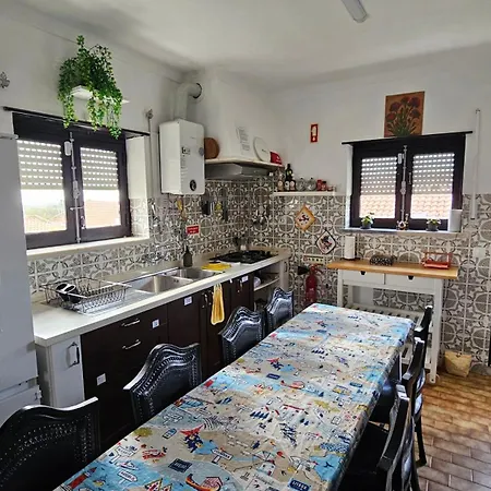Freedom Surf House Four Bedroom Upstairs Villa * Serra d'El-Rei